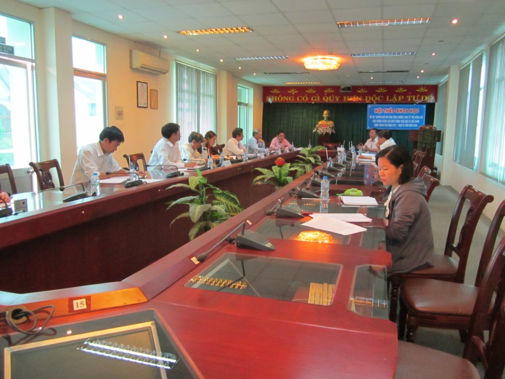 ve chuyen doi mo hinh tang truong kinh te dong nution].jpg